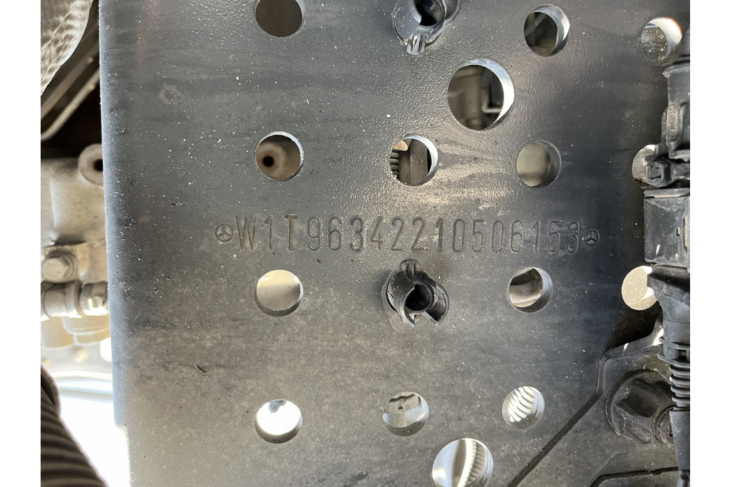 38277686-20.jpg